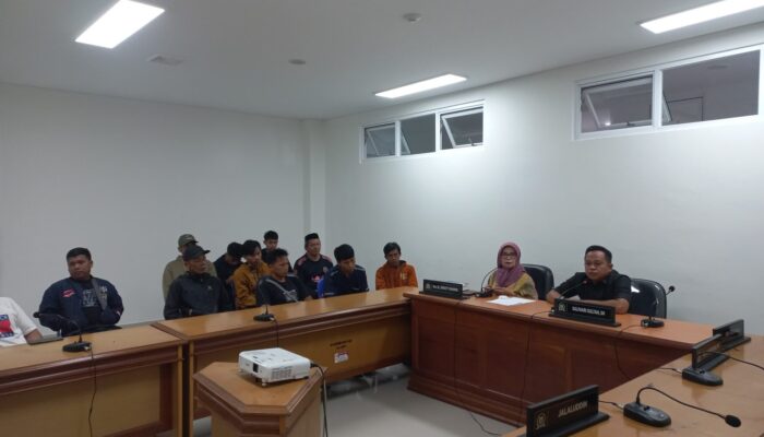 DPRD Sulbar RDP dengan Warga Desa Lebani Terkait Aktivitas Tambang Gunakan Jalan Umum
