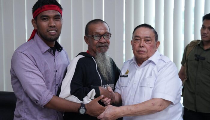 Unjuk Rasa Tolak Tambang Pasir, Massa Bertemu Wagub Sulbar: Kita Tunggu Hasil Evaluasi