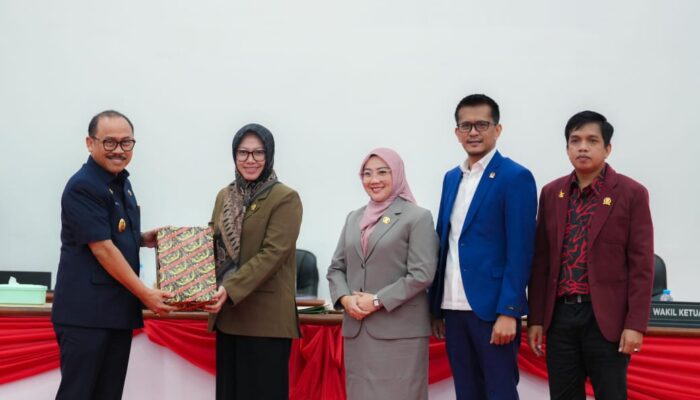 DPRD Sulbar Sahkan Pertanggungjawaban APBD 2024, Siapkan KUA-PPAS 2026