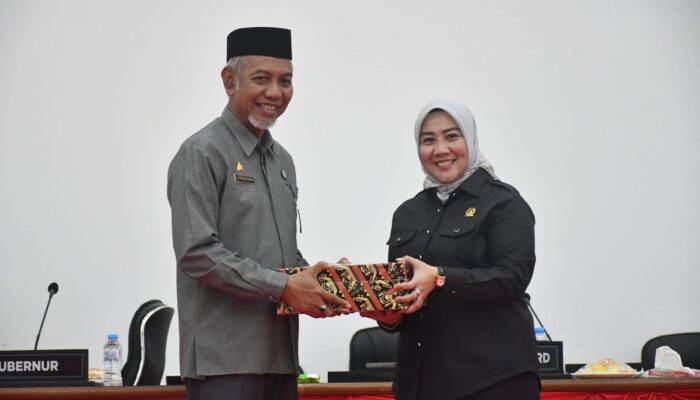DPRD Sulbar Paripurna Penyerahan dan Penjelasan Gubernur terhadap Ranperda Perubahan APBD 2025