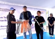 Aksi Bersih Mandiri di Pantai Manakarra Mamuju, Bank Mandiri Area Parepare Gandeng Pemerhati Lingkungan