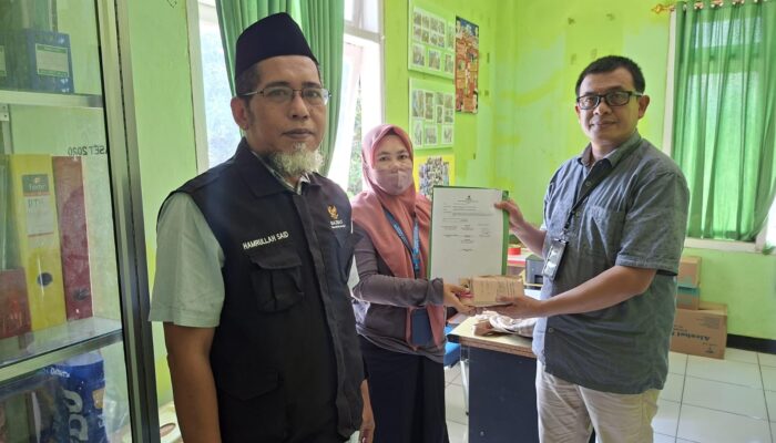 Baznas Sulbar Salurkan Bantuan Makanan Tambahan untuk 25 Balita Stunting di Puskesmas Rangas